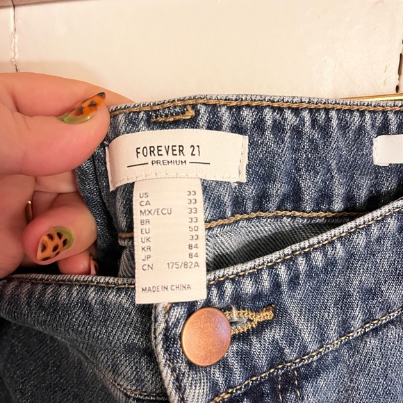 NWT Forever 21 Cargo Jeans - Picture 4 of 4